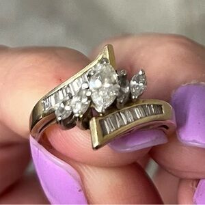 Elegant Gold and Silver Women's Ring